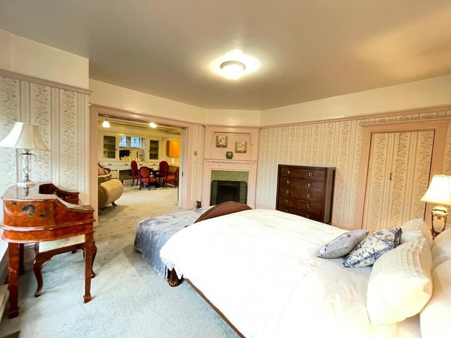 Parlor Suite In Heritage Manor, Fairfield, Near Dt Victoria Exterior foto